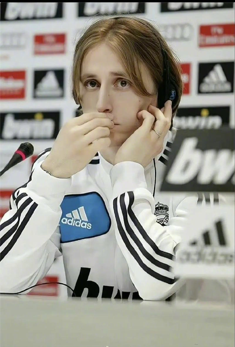 进球+造乌龙，麦克托米奈当选那不勒斯2-0卡拉巴赫全场最佳