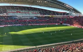 篮球湖人替补球员贡献关键篮板